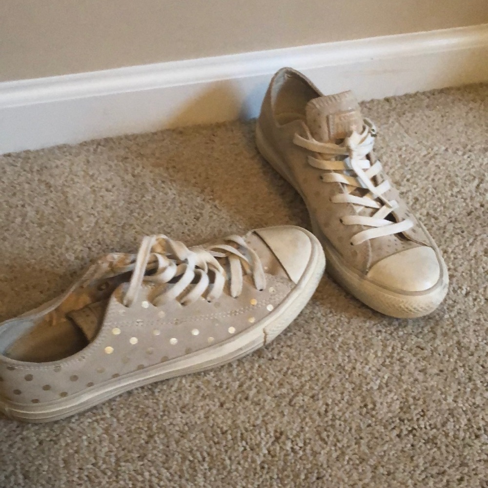 Converse sneakers beige with gold dots size 9 used